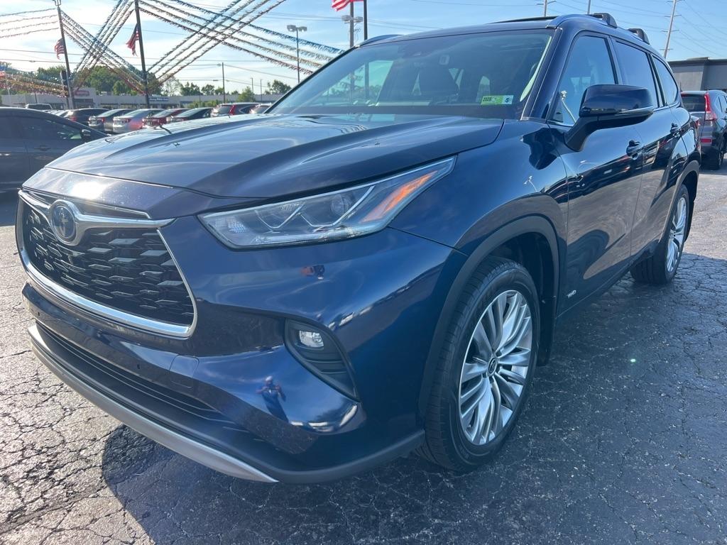 Toyota Highlander Hybrid Platinum AWD (Natl) 2022