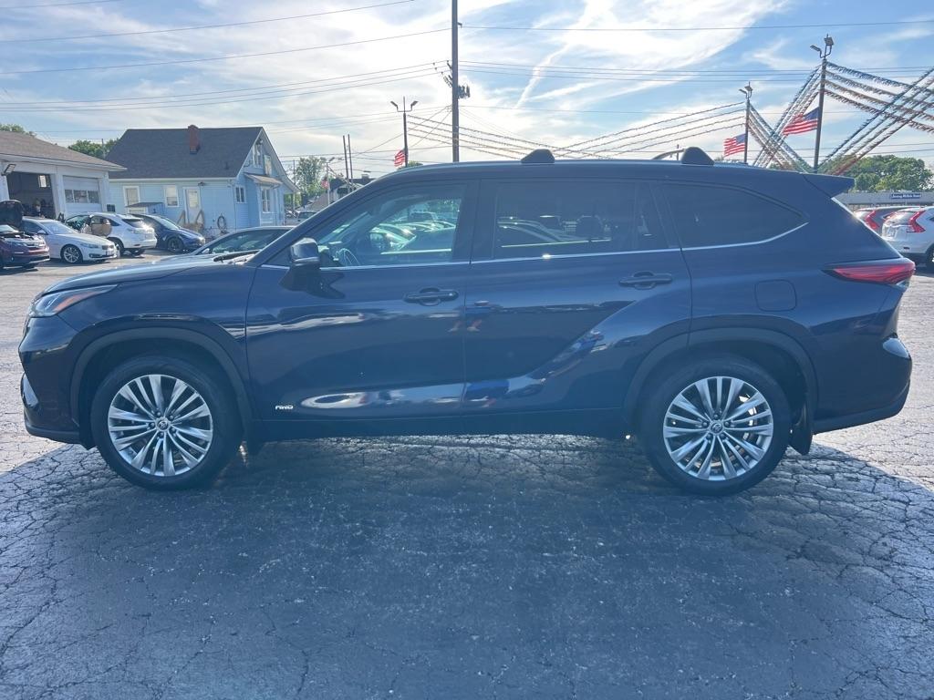 Toyota Highlander Hybrid Platinum AWD (Natl) 2022