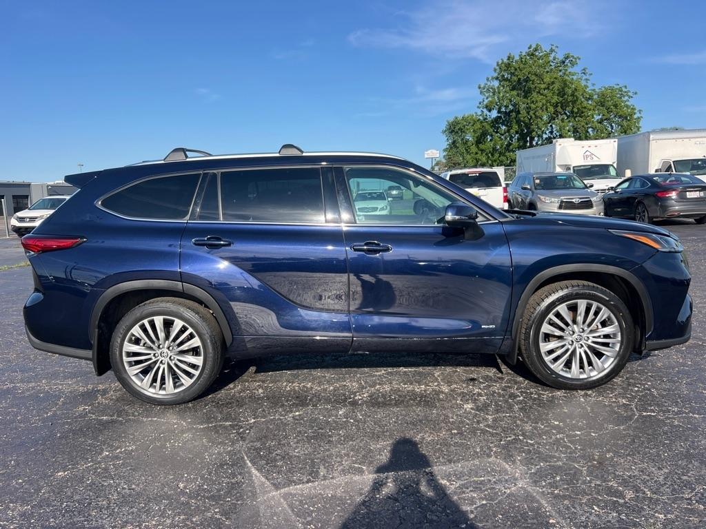 Toyota Highlander Hybrid Platinum AWD (Natl) 2022