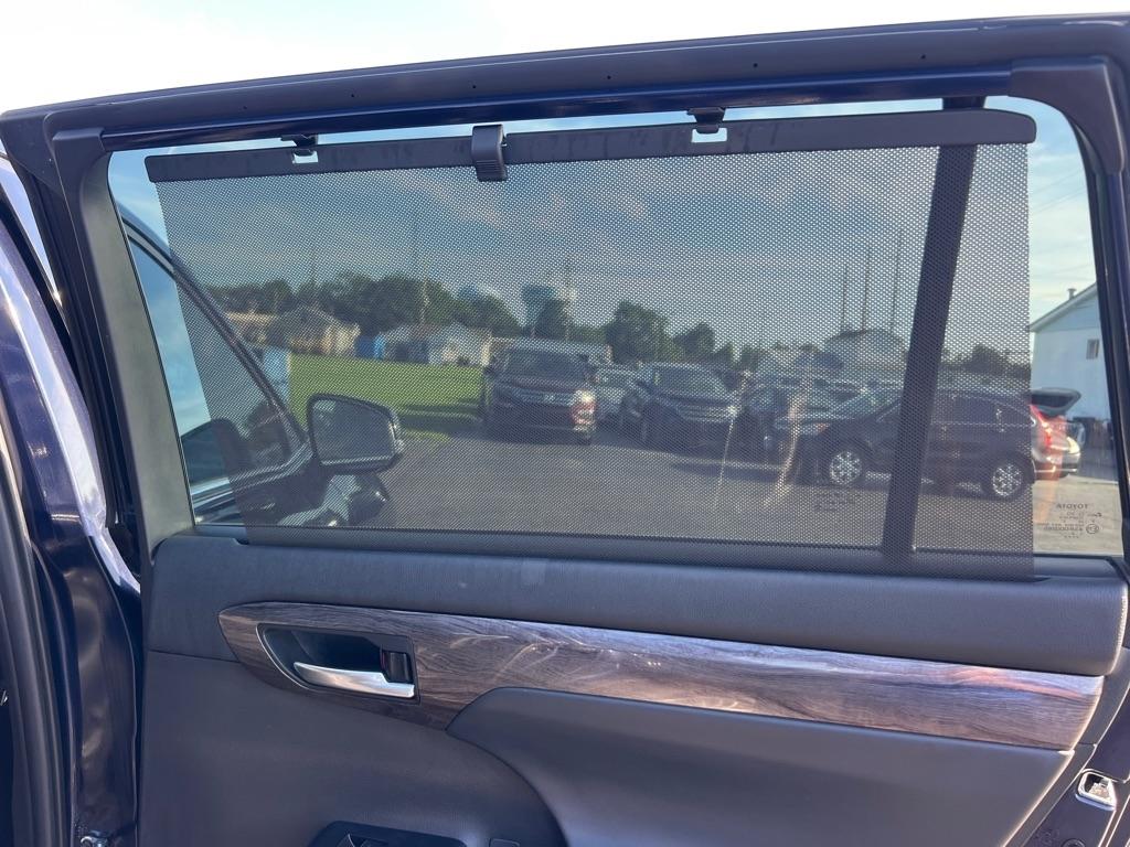 Toyota Highlander Hybrid Platinum AWD (Natl) 2022