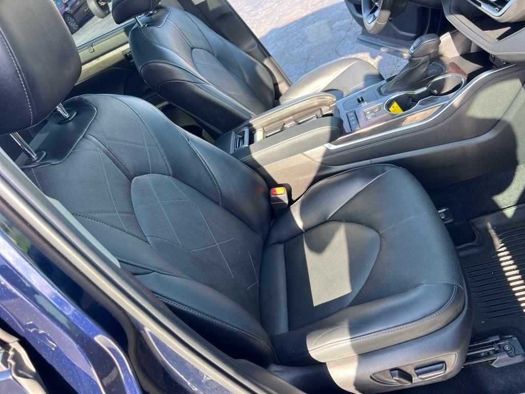 Toyota Highlander Hybrid Platinum AWD (Natl) 2022