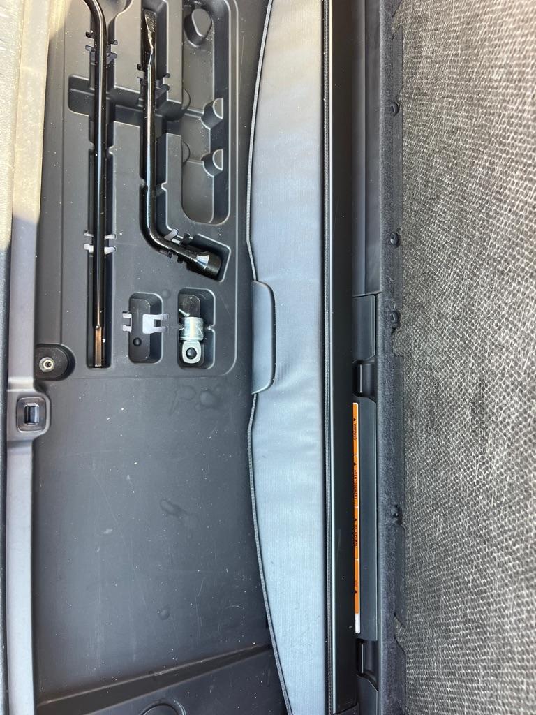 Toyota Highlander Hybrid Platinum AWD (Natl) 2022
