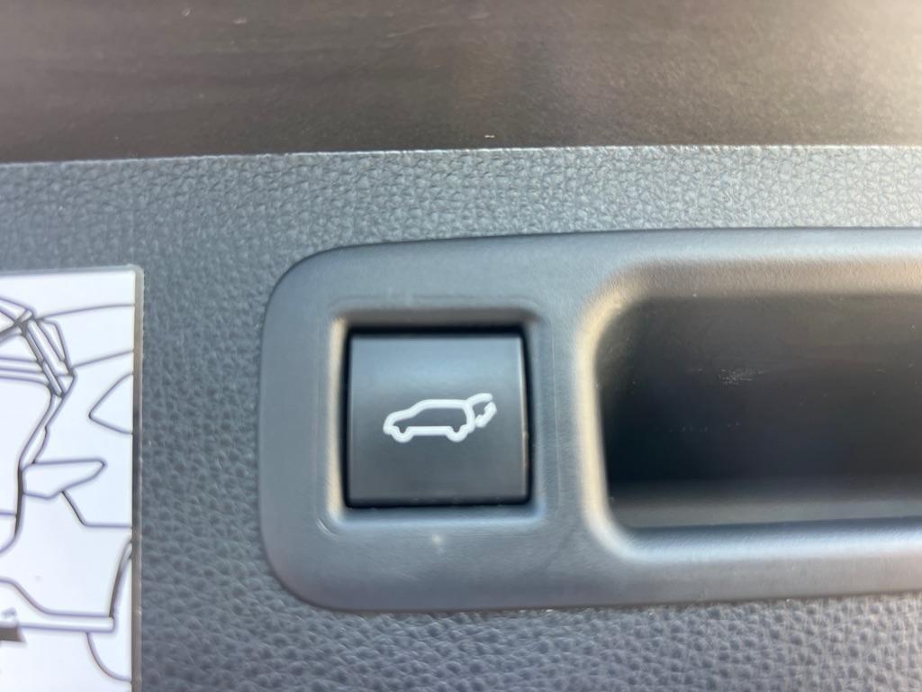 Toyota Highlander Hybrid Platinum AWD (Natl) 2022