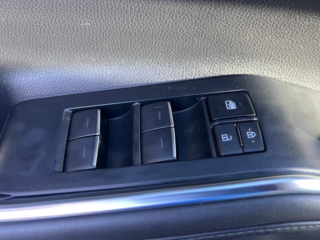 Toyota Highlander Hybrid Platinum AWD (Natl) 2022