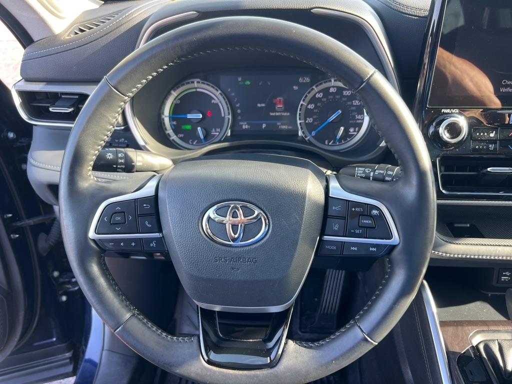 Toyota Highlander Hybrid Platinum AWD (Natl) 2022