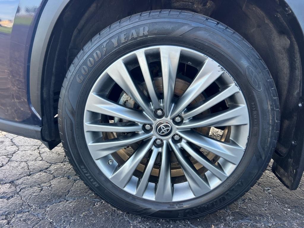 Toyota Highlander Hybrid Platinum AWD (Natl) 2022