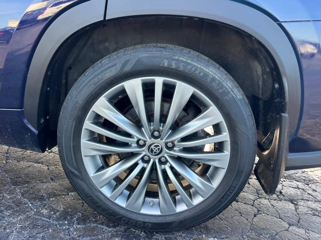 Toyota Highlander Hybrid Platinum AWD (Natl) 2022