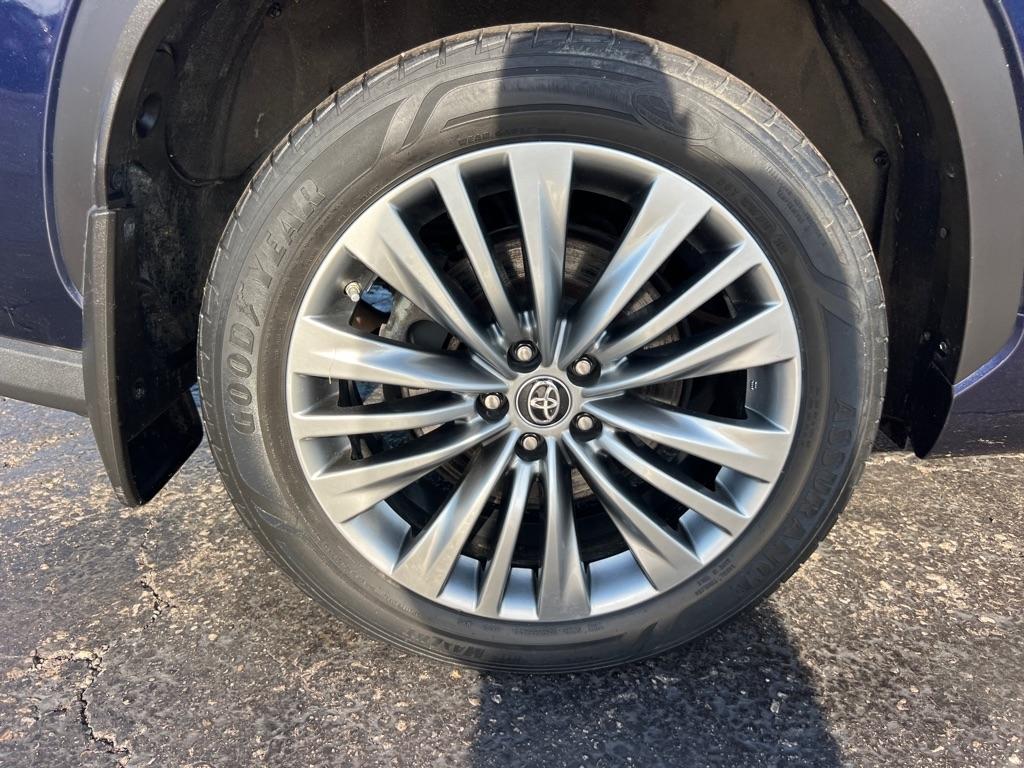 Toyota Highlander Hybrid Platinum AWD (Natl) 2022