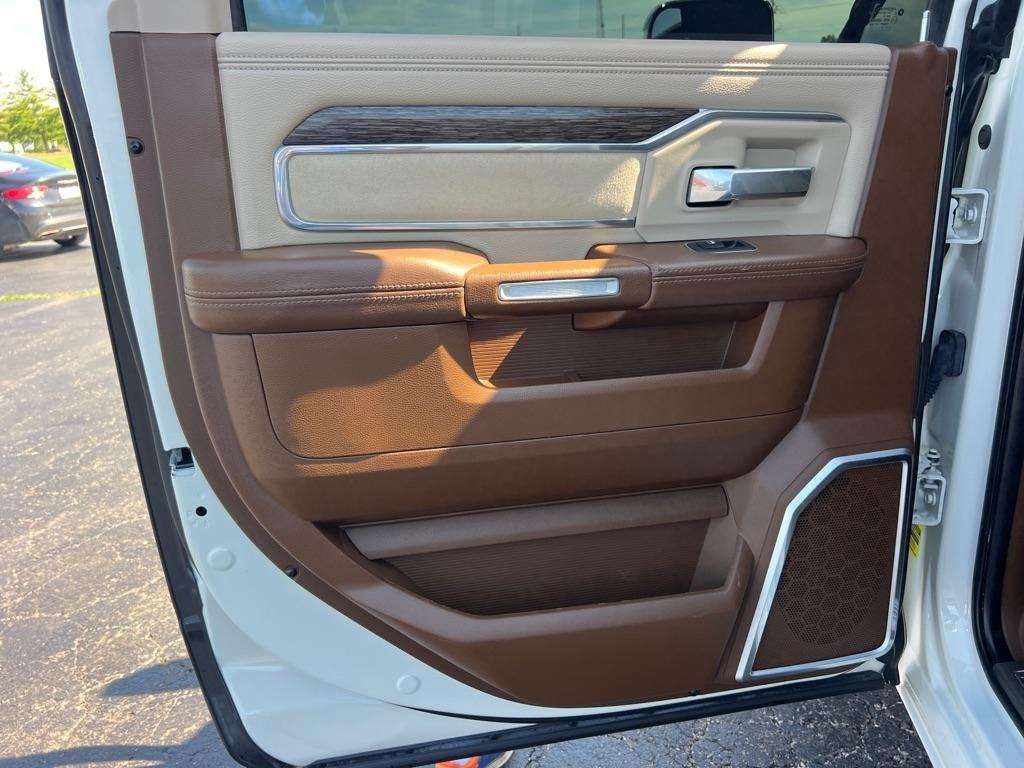 RAM 2500 Laramie 4x4 Crew Cab 6'4" Box 2019