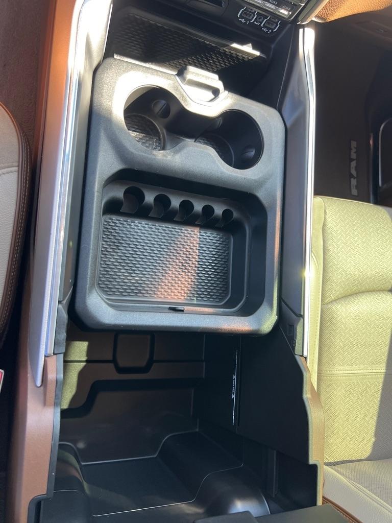 RAM 2500 Laramie 4x4 Crew Cab 6'4" Box 2019