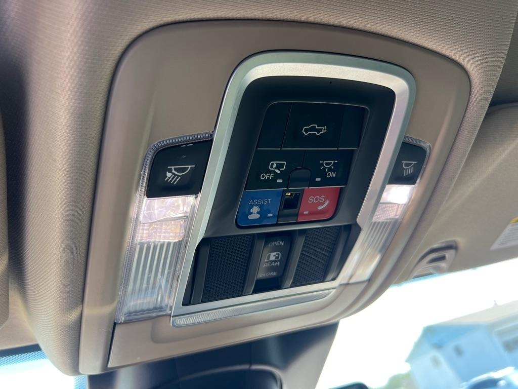 RAM 2500 Laramie 4x4 Crew Cab 6'4" Box 2019