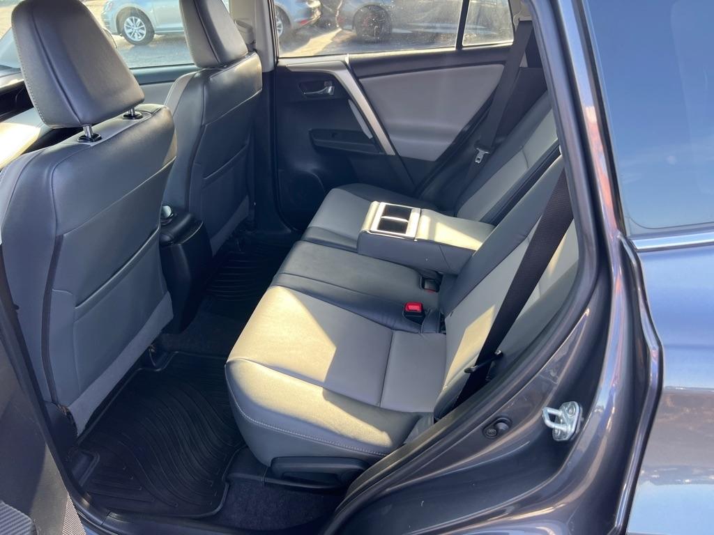Toyota RAV4 AWD 4dr Limited (Natl) 2015