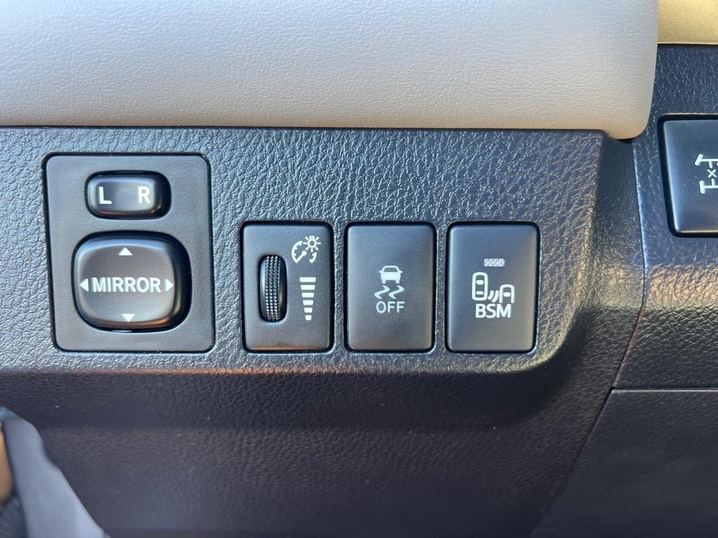 Toyota RAV4 AWD 4dr Limited (Natl) 2015