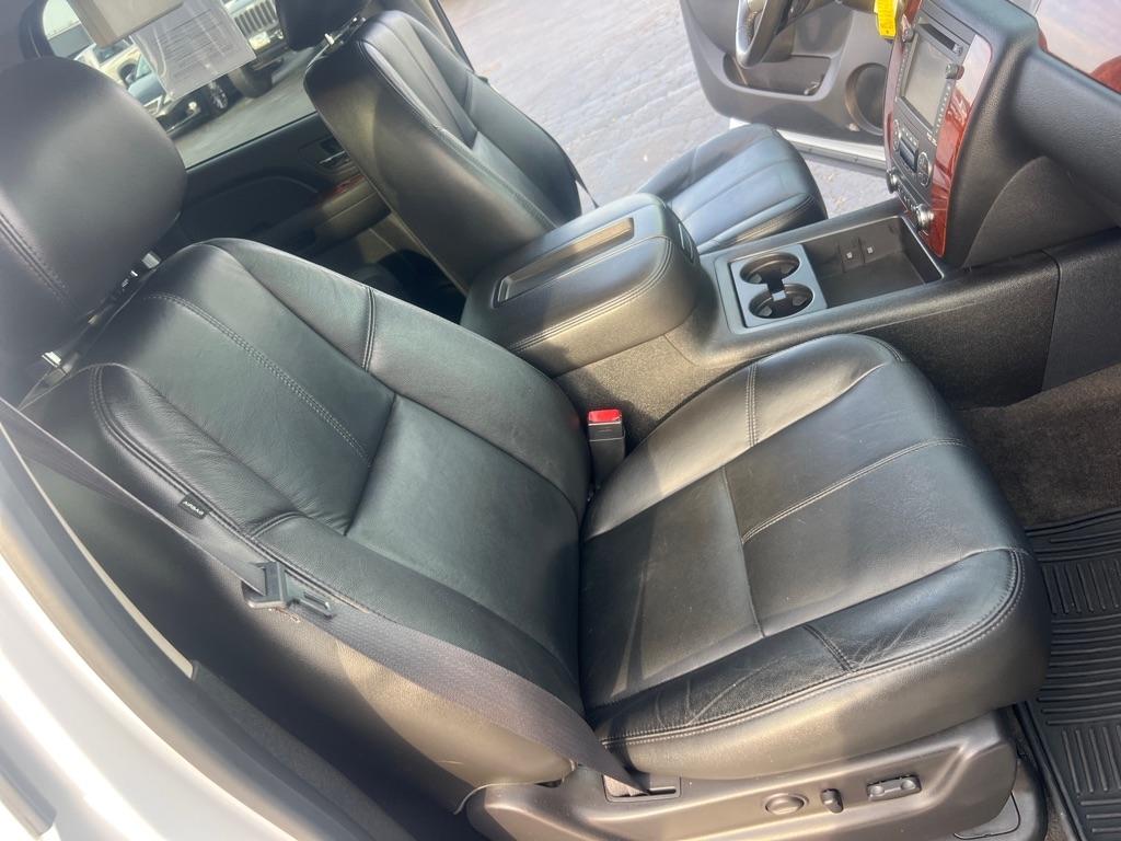 Chevrolet Tahoe 4WD 4dr 1500 LT 2013