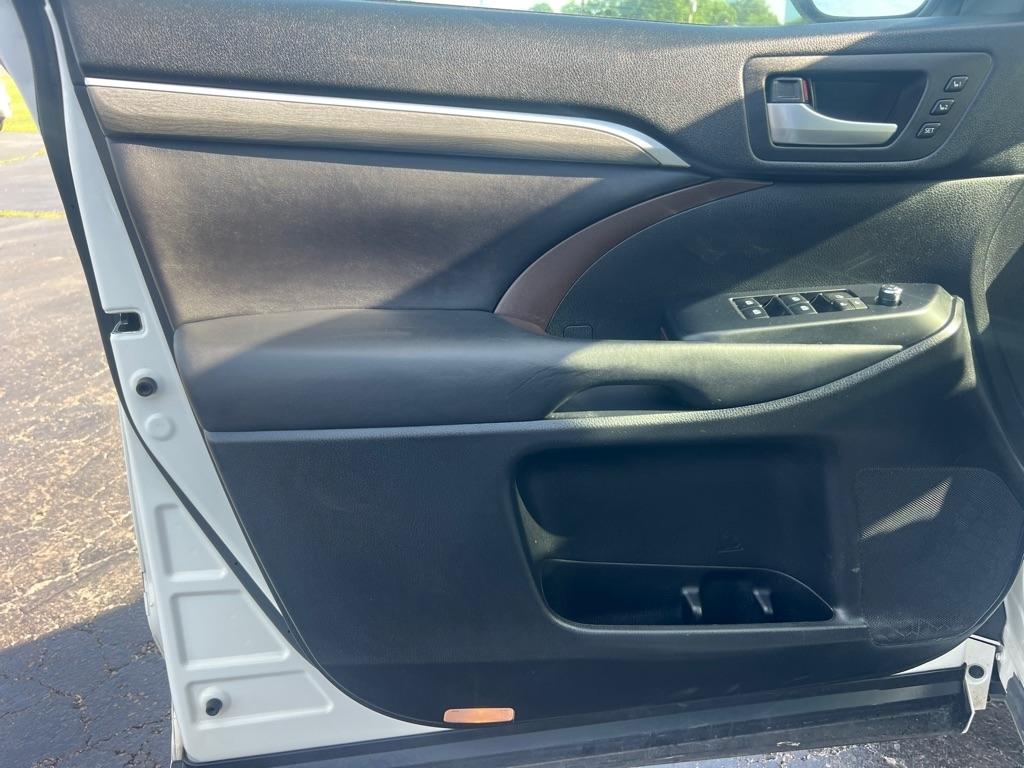 Toyota Highlander Hybrid Limited V6 AWD (Natl) 2017