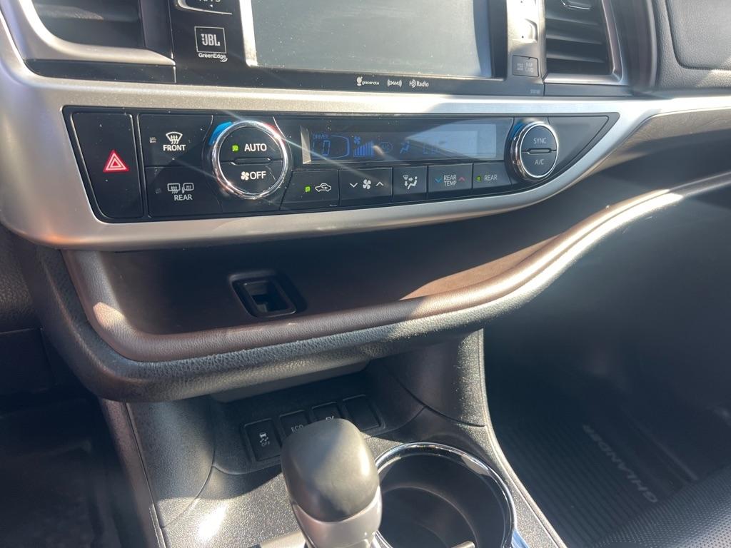 Toyota Highlander Hybrid Limited V6 AWD (Natl) 2017