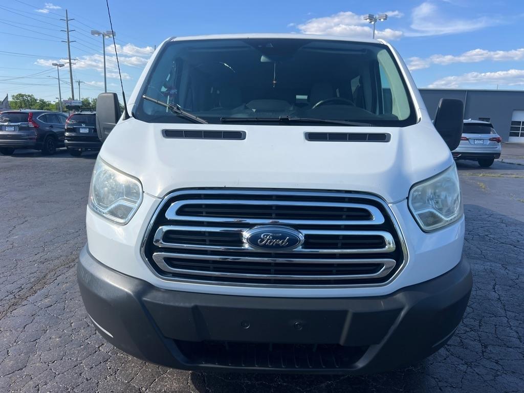 Ford Transit Wagon T-350 148" Low Roof XLT Swing-Out RH Dr 2015
