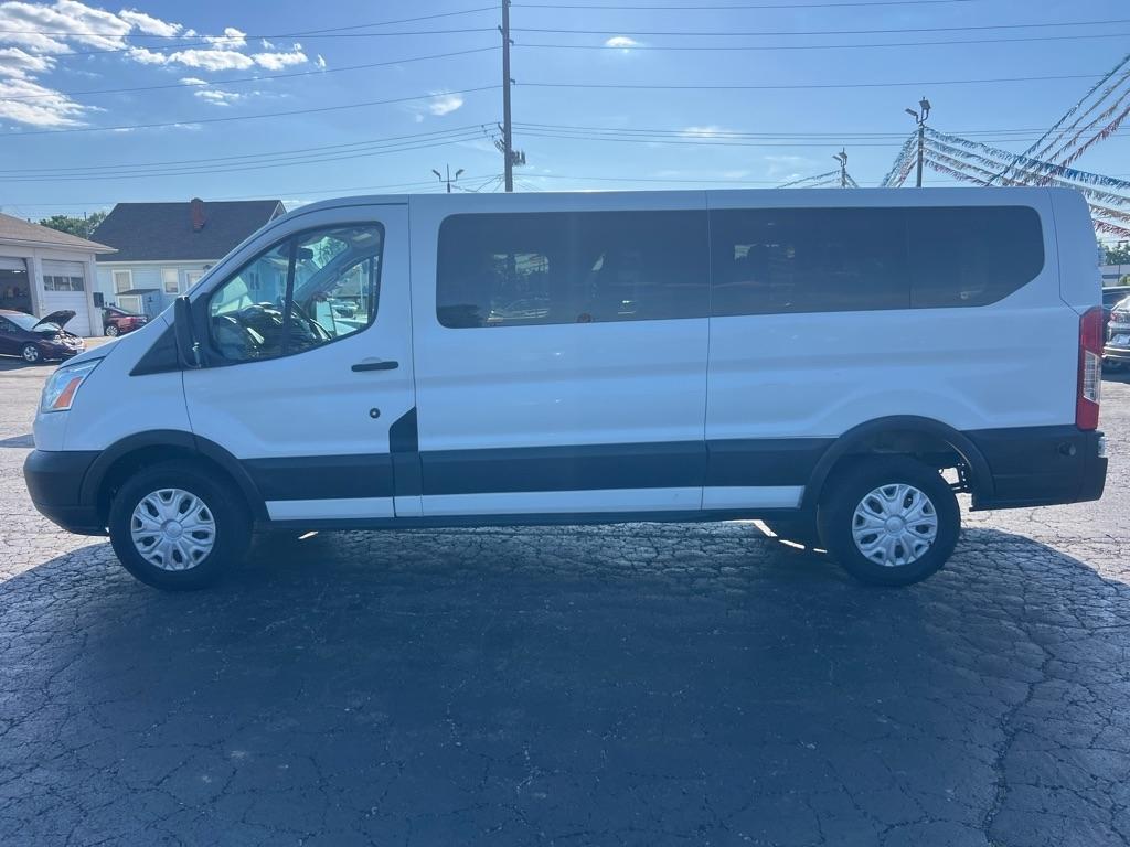 Ford Transit Wagon T-350 148" Low Roof XLT Swing-Out RH Dr 2015