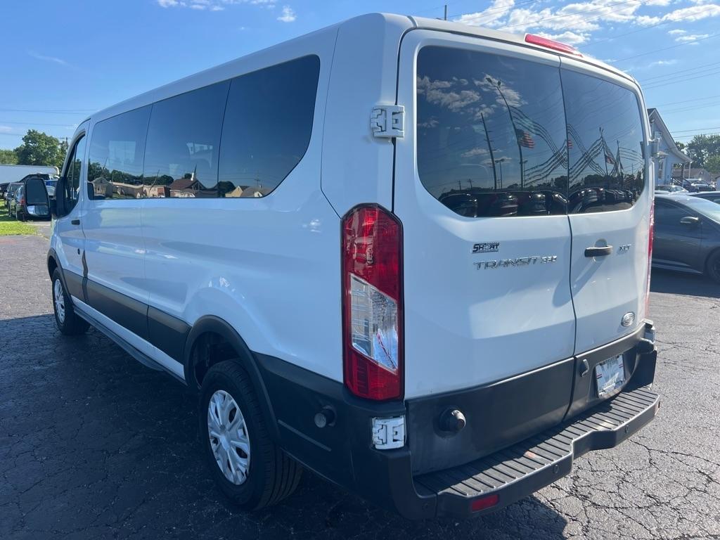 Ford Transit Wagon T-350 148" Low Roof XLT Swing-Out RH Dr 2015