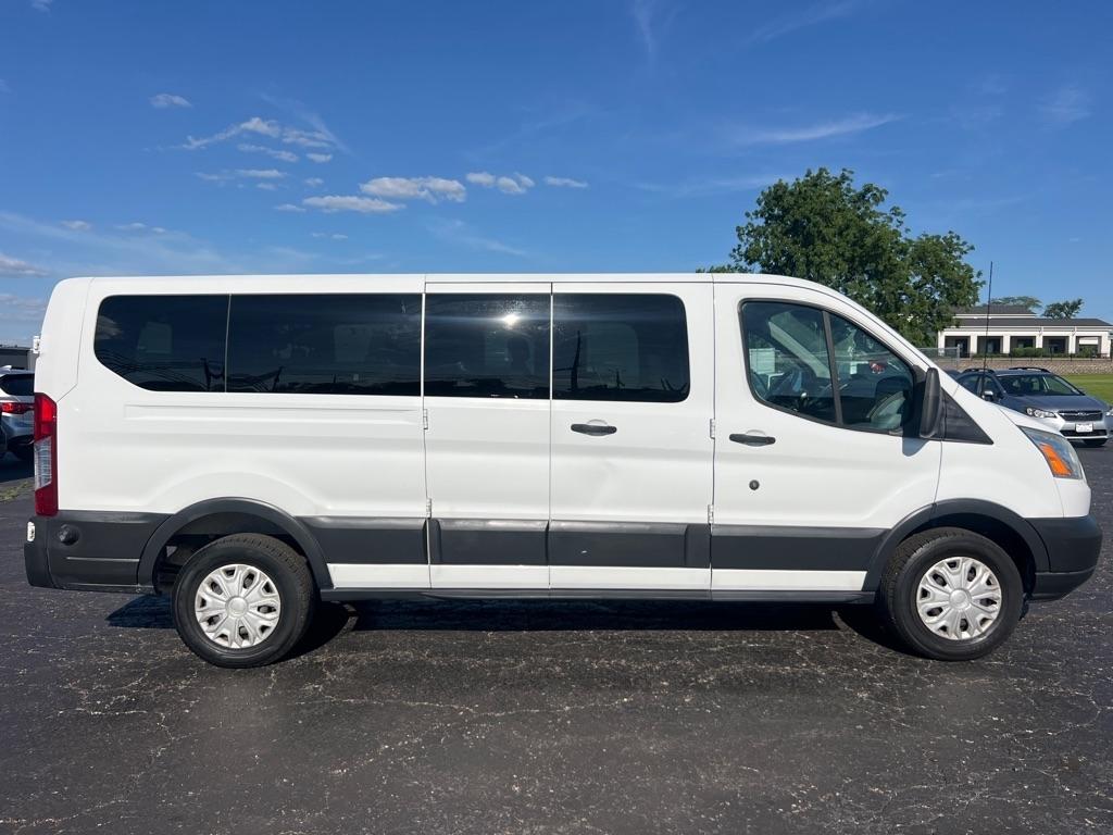 Ford Transit Wagon T-350 148" Low Roof XLT Swing-Out RH Dr 2015