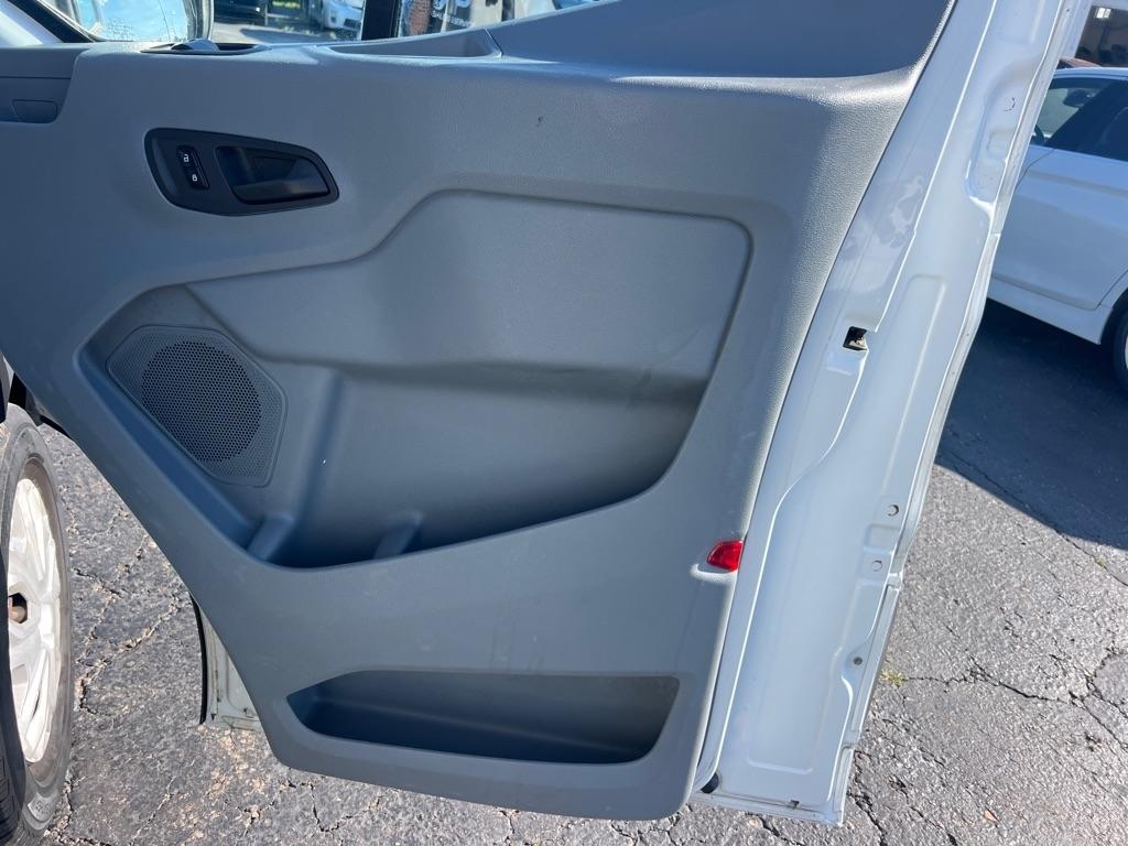 Ford Transit Wagon T-350 148" Low Roof XLT Swing-Out RH Dr 2015