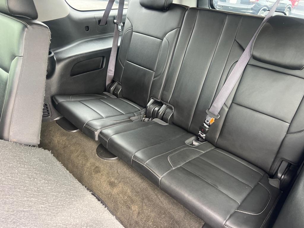 Chevrolet Suburban 4WD 4dr LT 2015