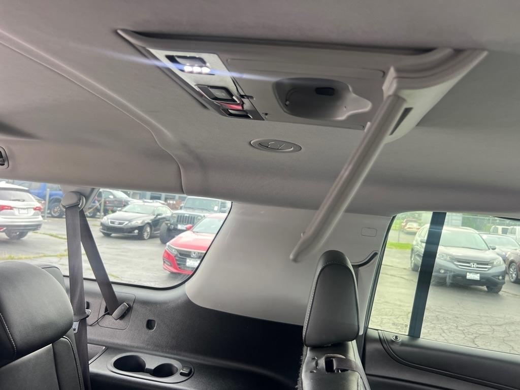 Chevrolet Suburban 4WD 4dr LT 2015