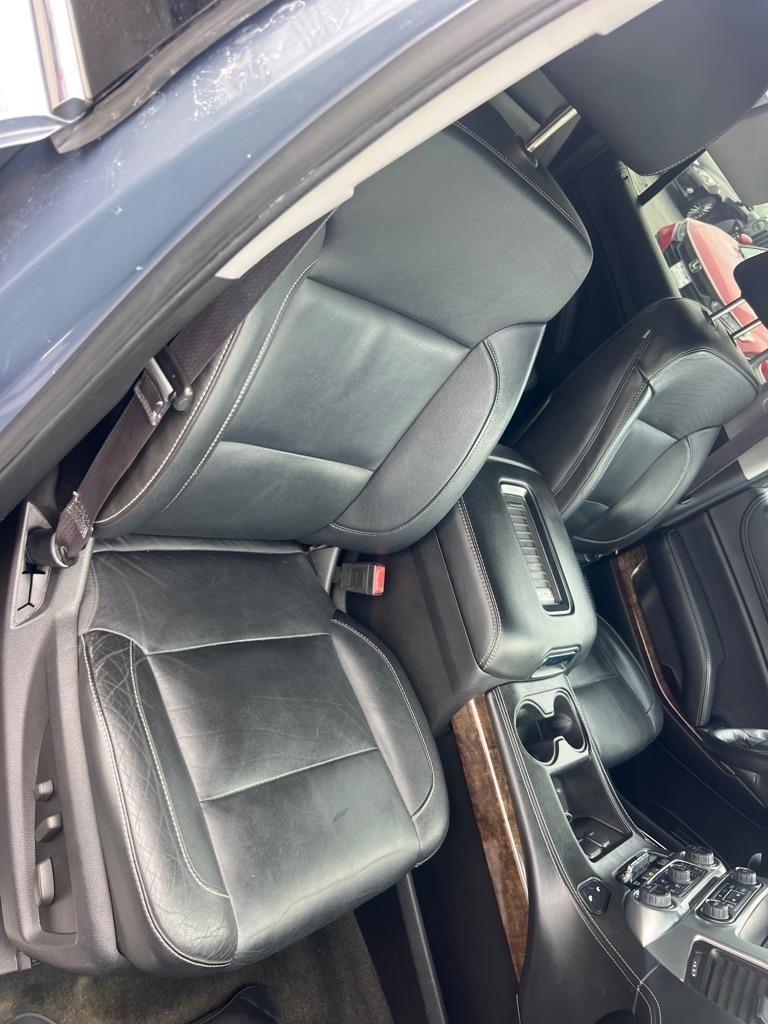 Chevrolet Suburban 4WD 4dr LT 2015