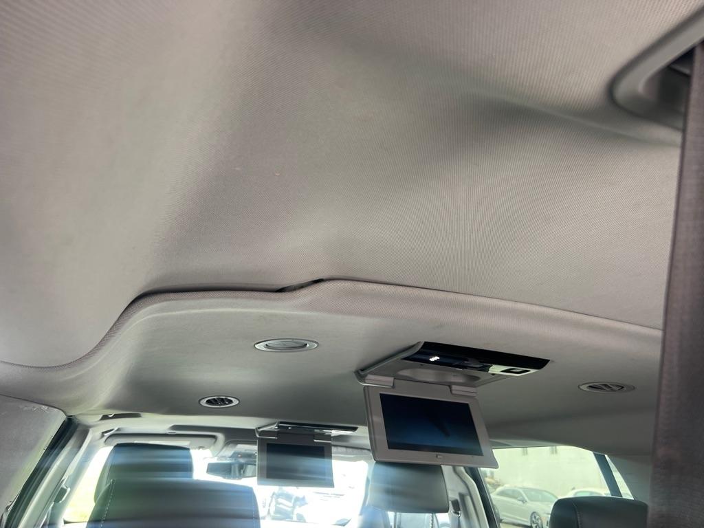 Chevrolet Suburban 4WD 4dr LT 2015