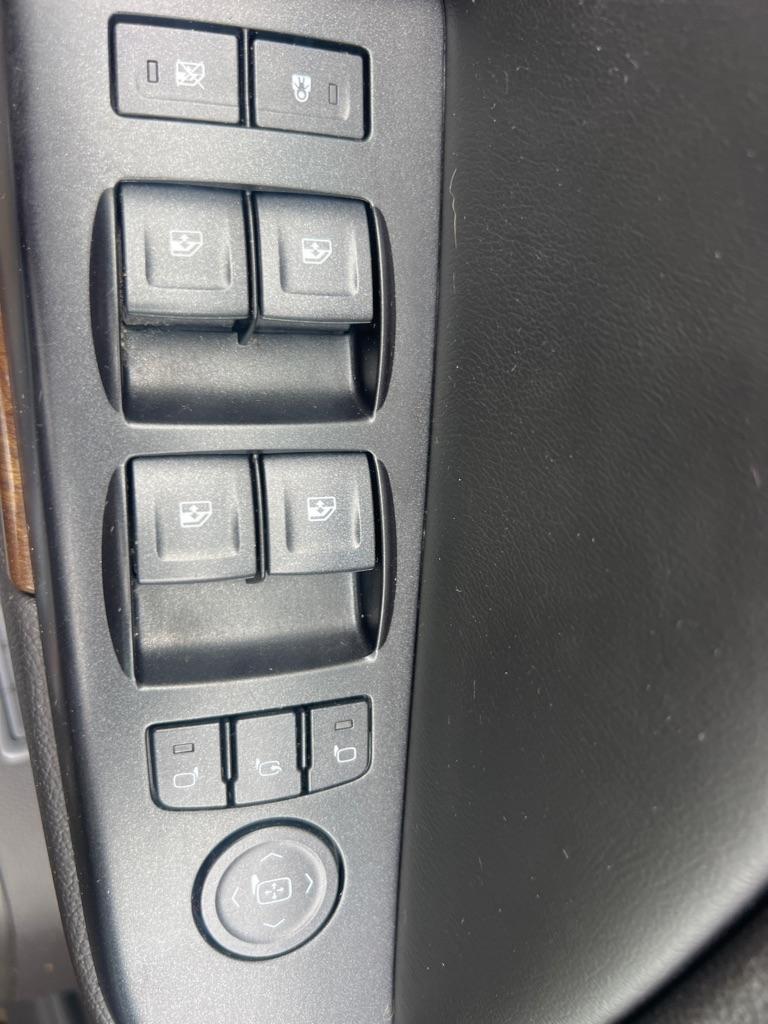 Chevrolet Suburban 4WD 4dr LT 2015