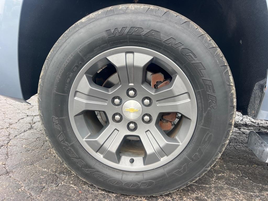 Chevrolet Suburban 4WD 4dr LT 2015