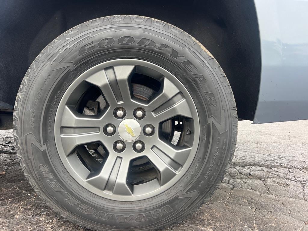 Chevrolet Suburban 4WD 4dr LT 2015