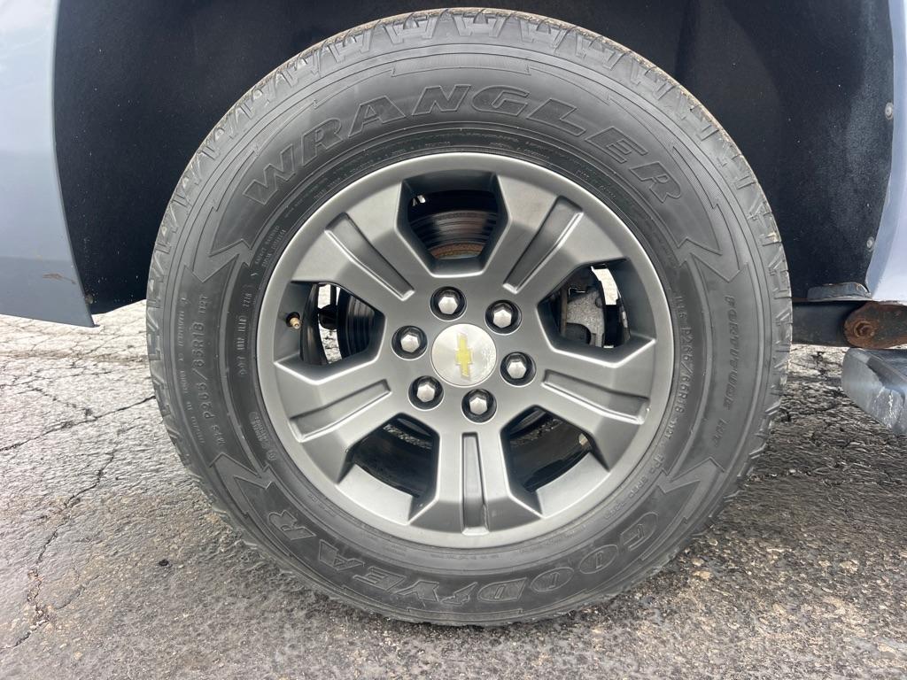Chevrolet Suburban 4WD 4dr LT 2015