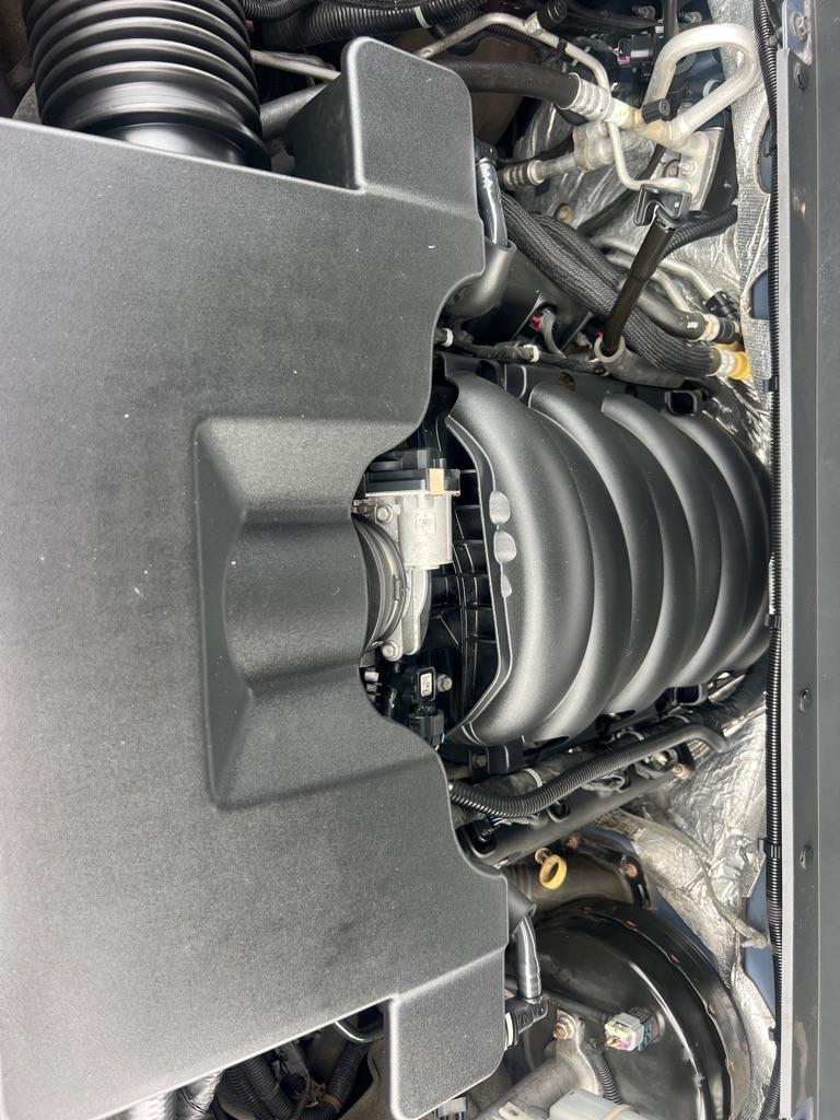 Chevrolet Suburban 4WD 4dr LT 2015