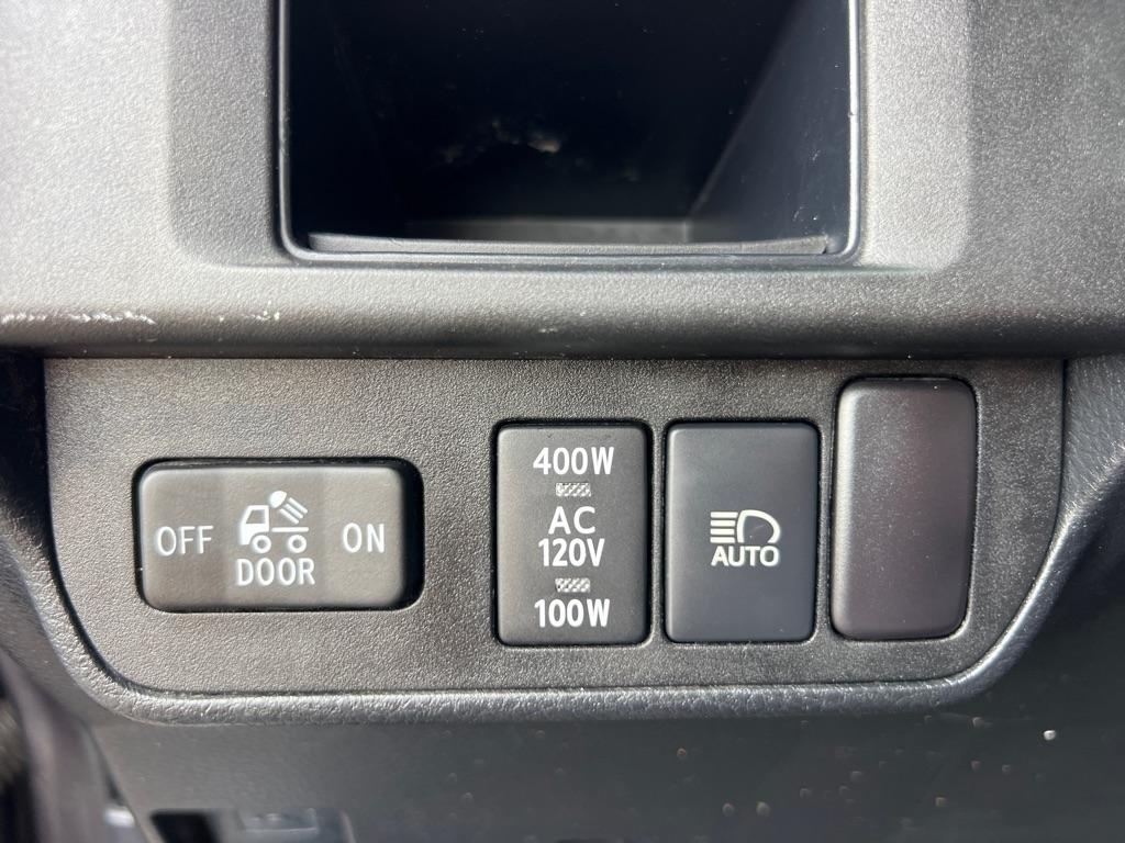 Toyota Tacoma TRD Off Road Double Cab 5' Bed V6 4x4 MT (Natl) 2018