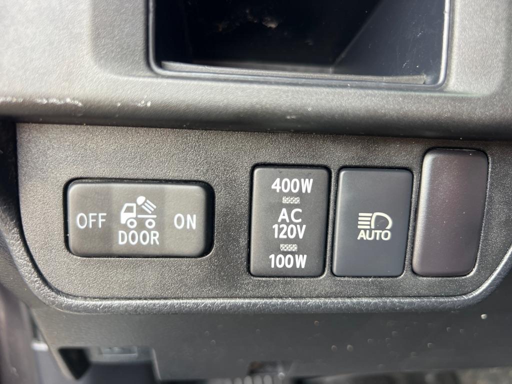 Toyota Tacoma TRD Off Road Double Cab 5' Bed V6 4x4 MT (Natl) 2018