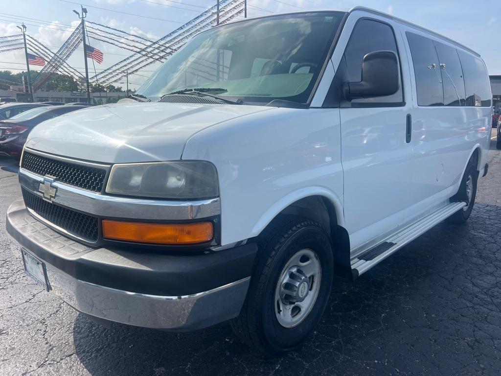 Chevrolet Express Passenger RWD 3500 135" 1LT 2012