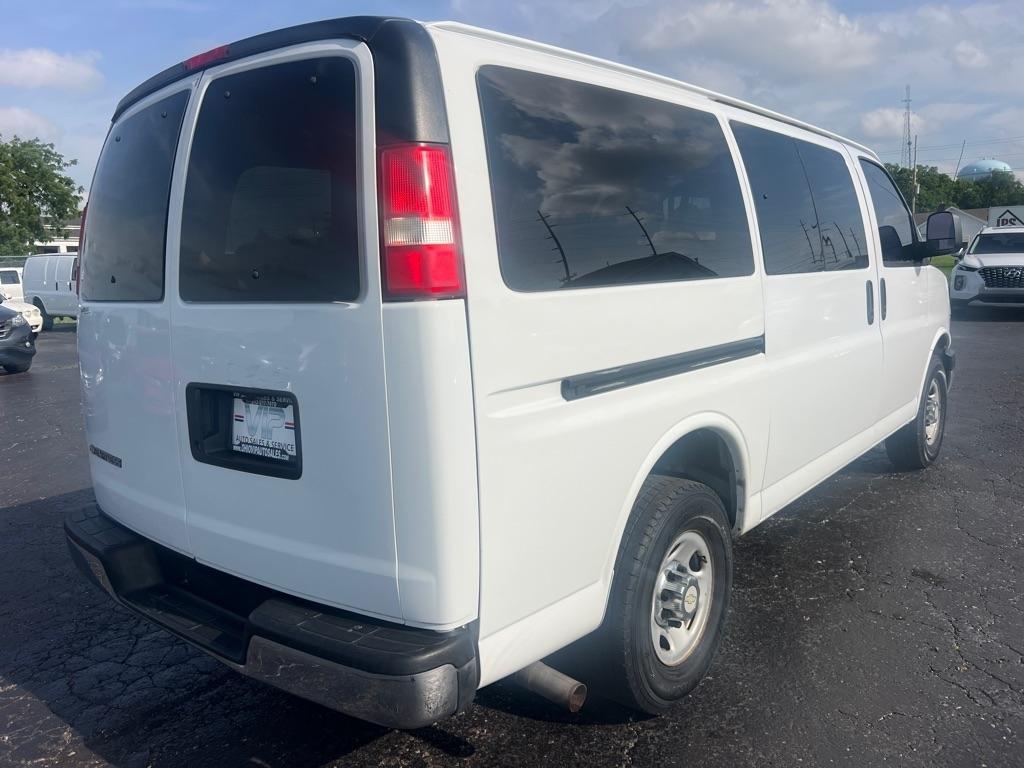 Chevrolet Express Passenger RWD 3500 135" 1LT 2012
