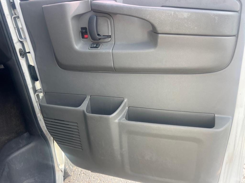 Chevrolet Express Passenger RWD 3500 135" 1LT 2012