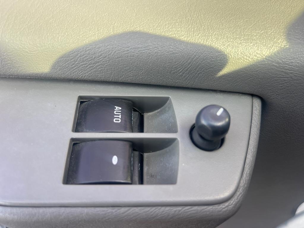 Chevrolet Express Passenger RWD 3500 135" 1LT 2012