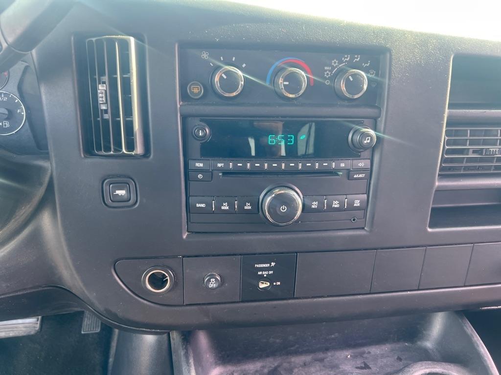 Chevrolet Express Passenger RWD 3500 135" 1LT 2012