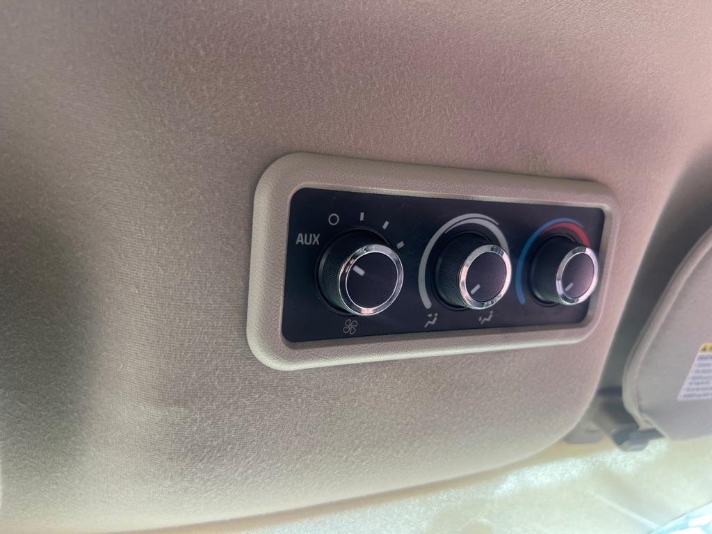 Chevrolet Express Passenger RWD 3500 135" 1LT 2012