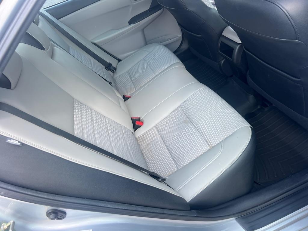 Toyota Camry 4dr Sdn I4 Auto XLE (Natl) 2015