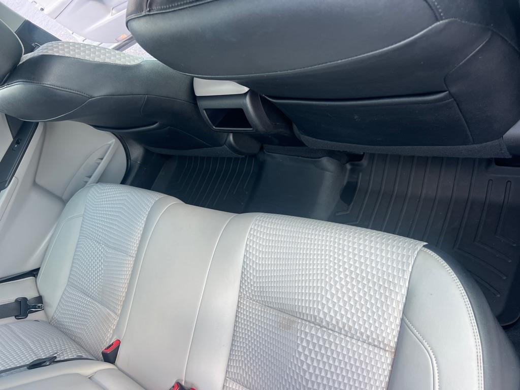 Toyota Camry 4dr Sdn I4 Auto XLE (Natl) 2015