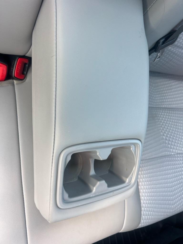 Toyota Camry 4dr Sdn I4 Auto XLE (Natl) 2015