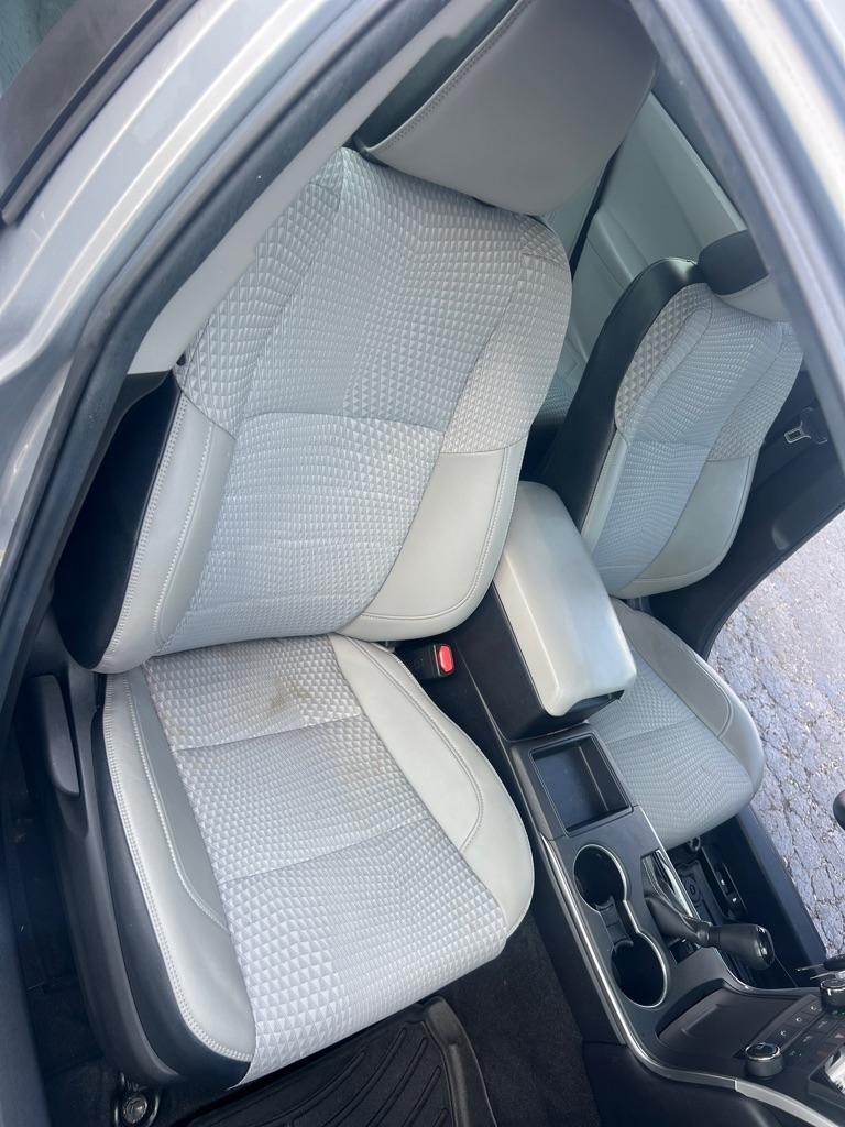 Toyota Camry 4dr Sdn I4 Auto XLE (Natl) 2015