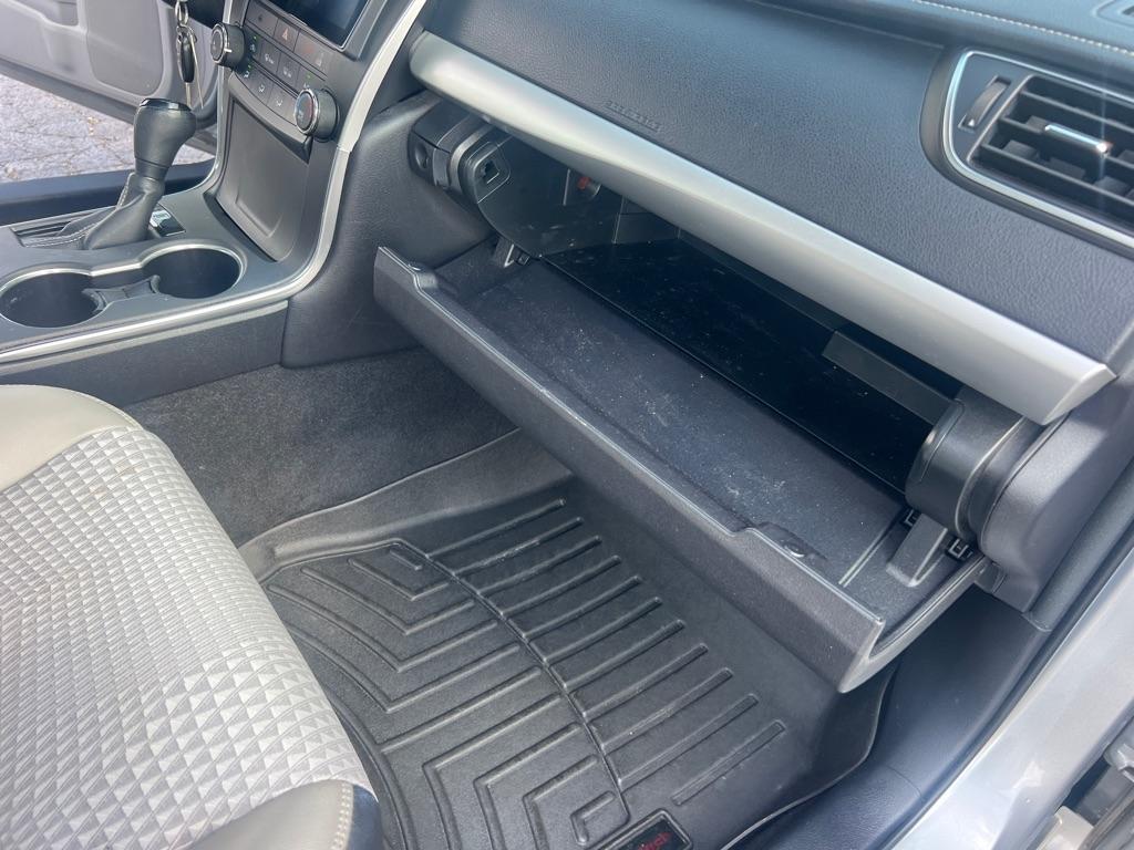 Toyota Camry 4dr Sdn I4 Auto XLE (Natl) 2015