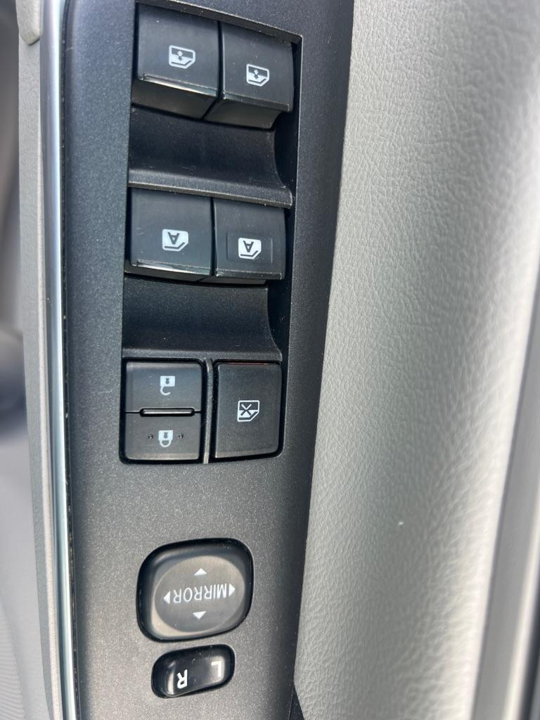 Toyota Camry 4dr Sdn I4 Auto XLE (Natl) 2015