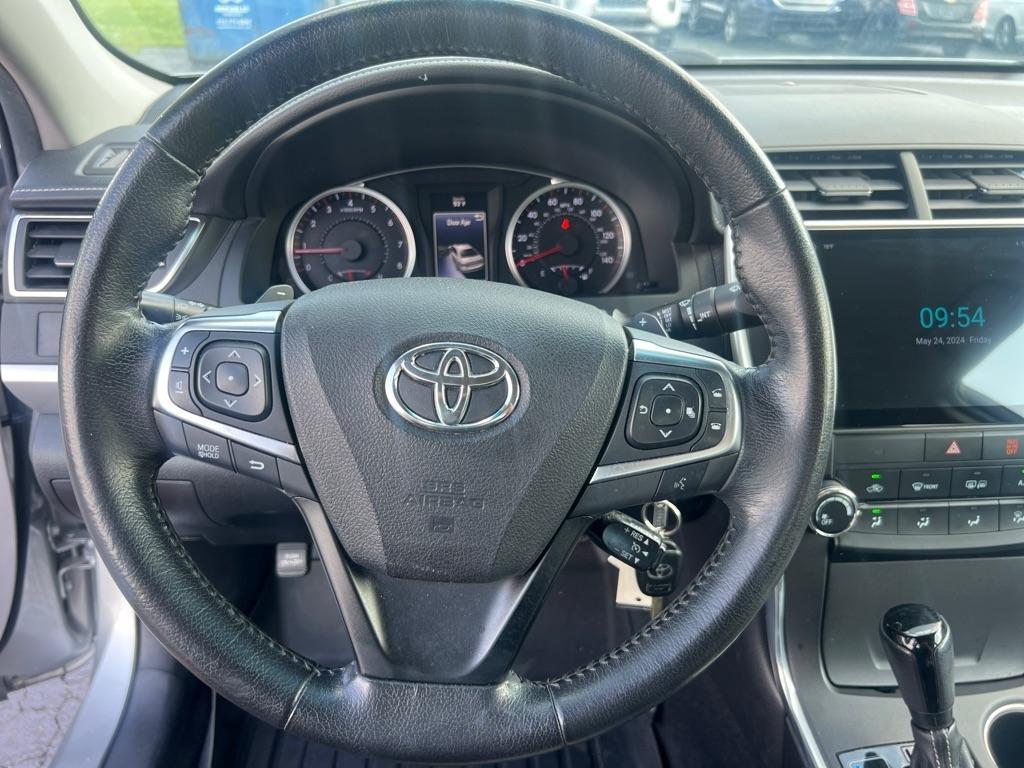 Toyota Camry 4dr Sdn I4 Auto XLE (Natl) 2015