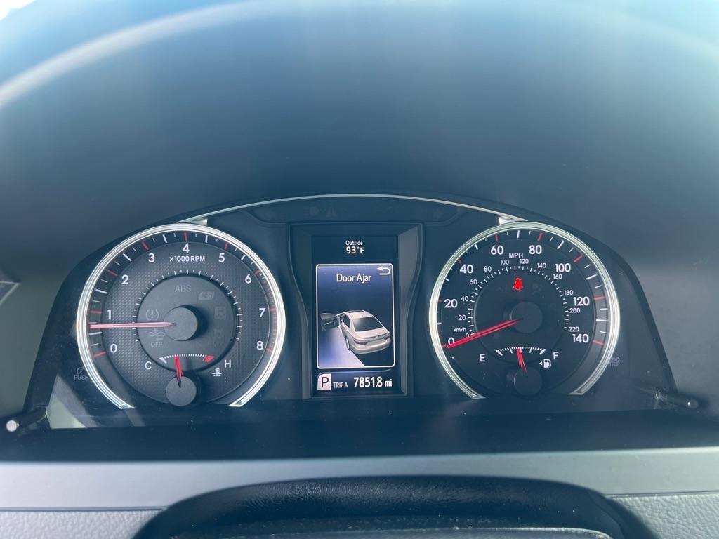 Toyota Camry 4dr Sdn I4 Auto XLE (Natl) 2015